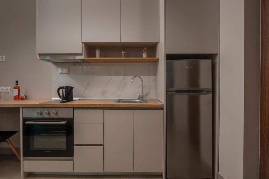 Appartement Antigonidon Square 5 *