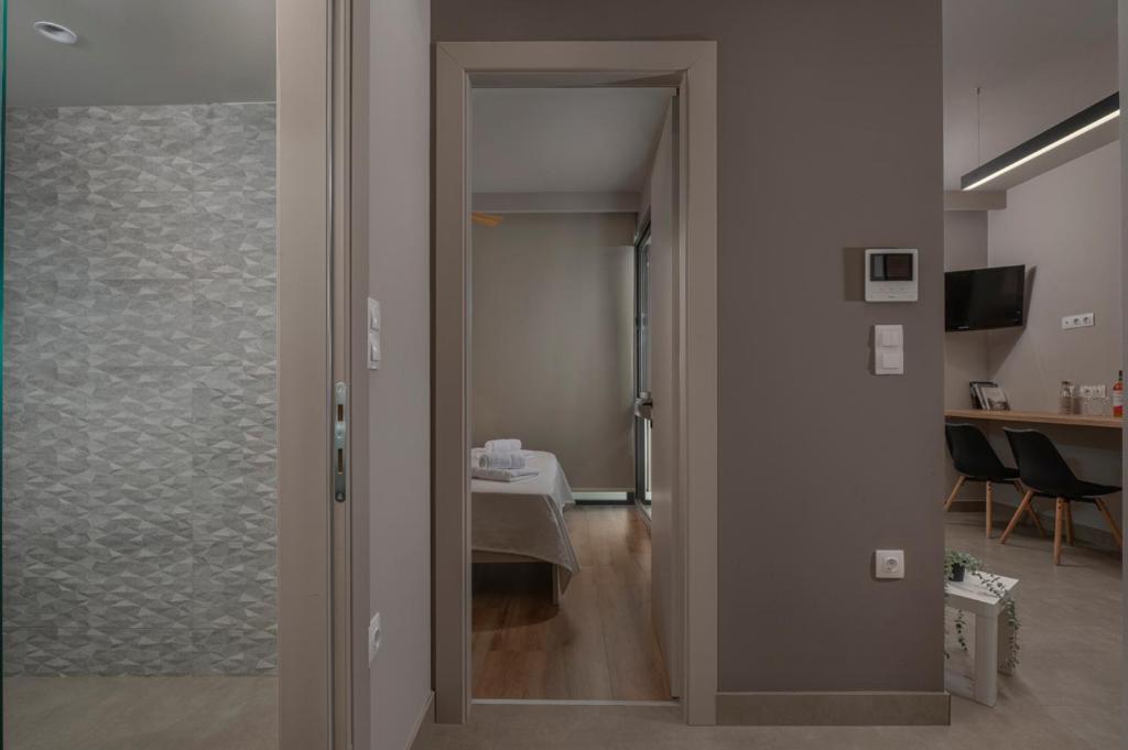 Appartement Antigonidon Square 5 *